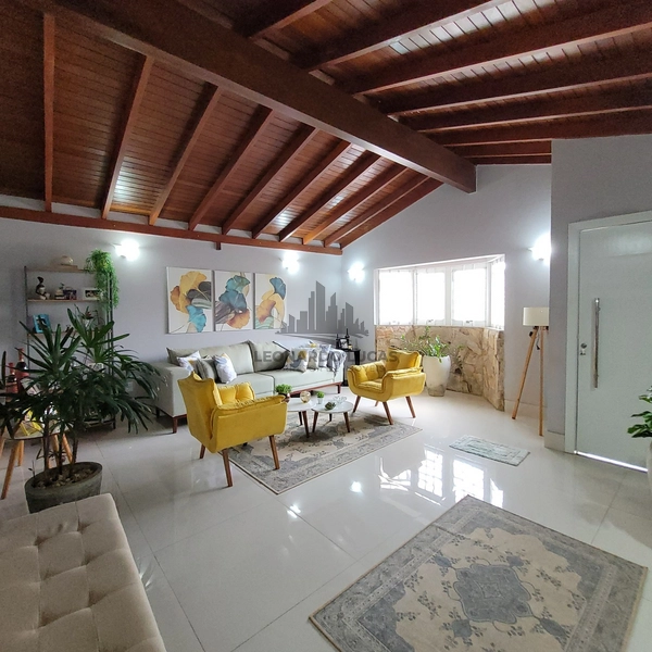 CASA À VENDA NO PORTAL DO LAGO COM 3 DORMITÓRIOS: 1ª foto da galeria de imagens do imóvel