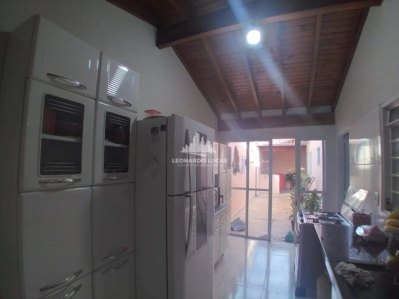 CASA À VENDA COM 03 DORMITÓRIOS SENDO UMA SUÍTE NO IMPERADOR.: 8ª foto da galeria de imagens do imóvel