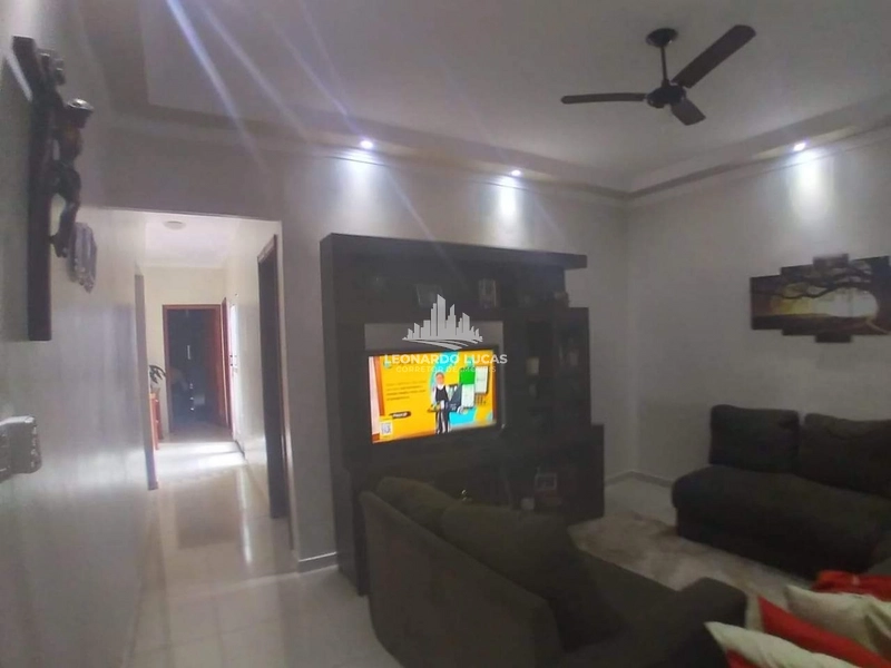 CASA À VENDA COM 03 DORMITÓRIOS SENDO UMA SUÍTE NO IMPERADOR.: 4ª foto da galeria de imagens do imóvel