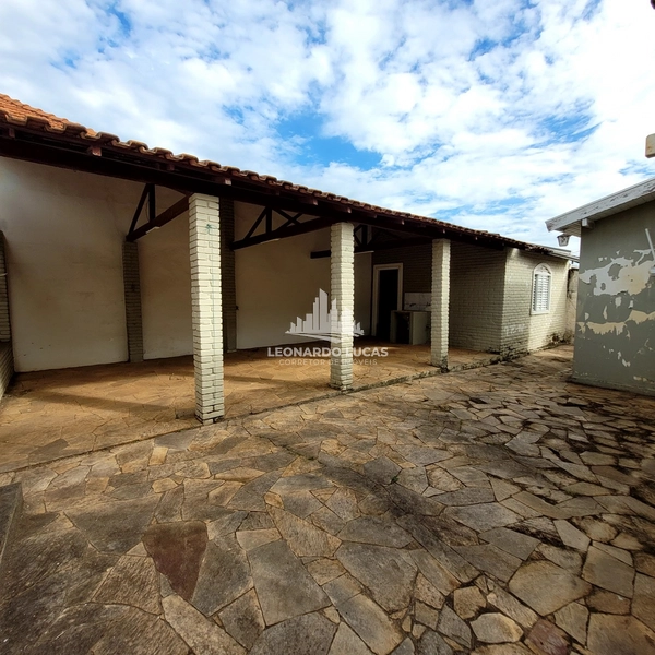 CASA COM 04 DORMITÓRIOS SENDO UMA SUÍTE À VENDA NO CENTRO DE GARÇA/SP.: 14ª foto da galeria de imagens do imóvel