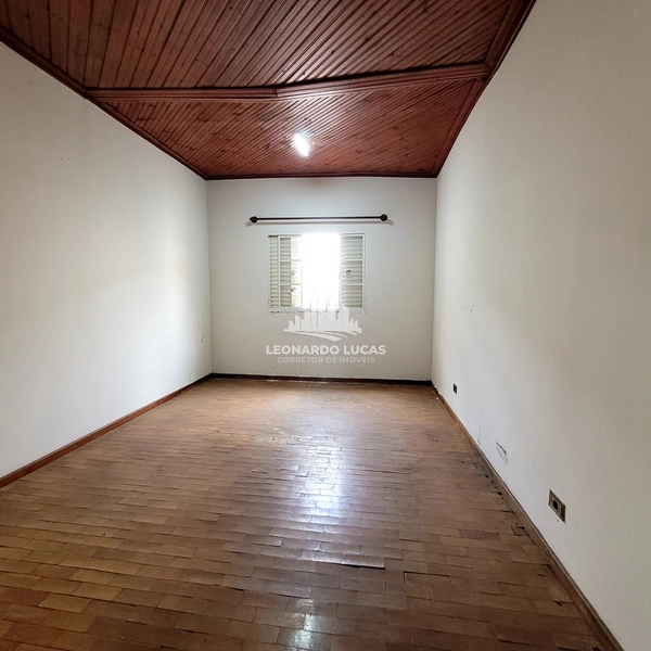 CASA COM 04 DORMITÓRIOS SENDO UMA SUÍTE À VENDA NO CENTRO DE GARÇA/SP.: 8ª foto da galeria de imagens do imóvel