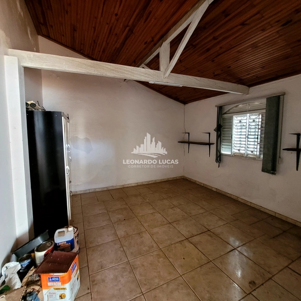 CASA COM 04 DORMITÓRIOS SENDO UMA SUÍTE À VENDA NO CENTRO DE GARÇA/SP.: 16ª foto da galeria de imagens do imóvel