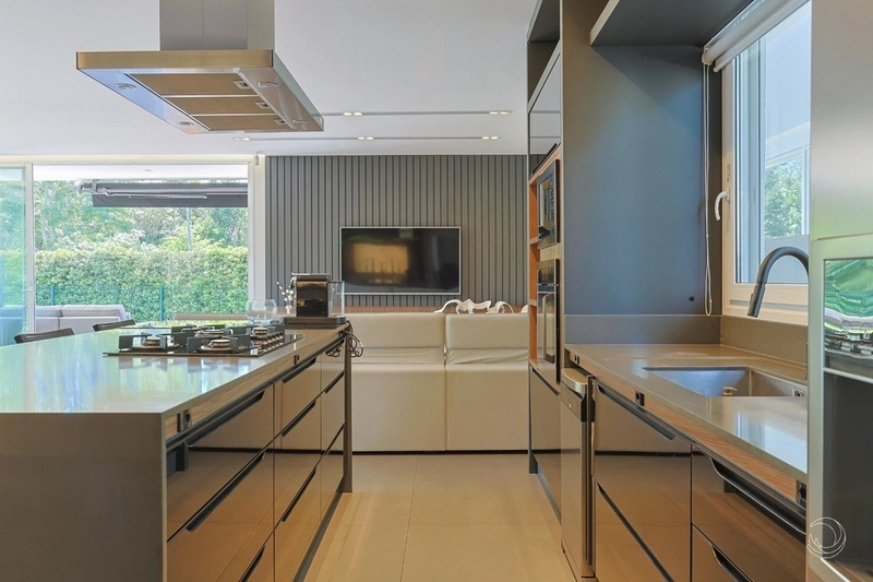 Casa alto padrão com 6 suítes em Jurerê Internacional: 8ª foto da galeria de imagens do imóvel