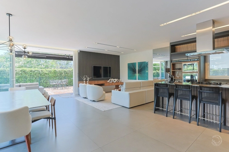 Casa alto padrão com 6 suítes em Jurerê Internacional: 2ª foto da galeria de imagens do imóvel