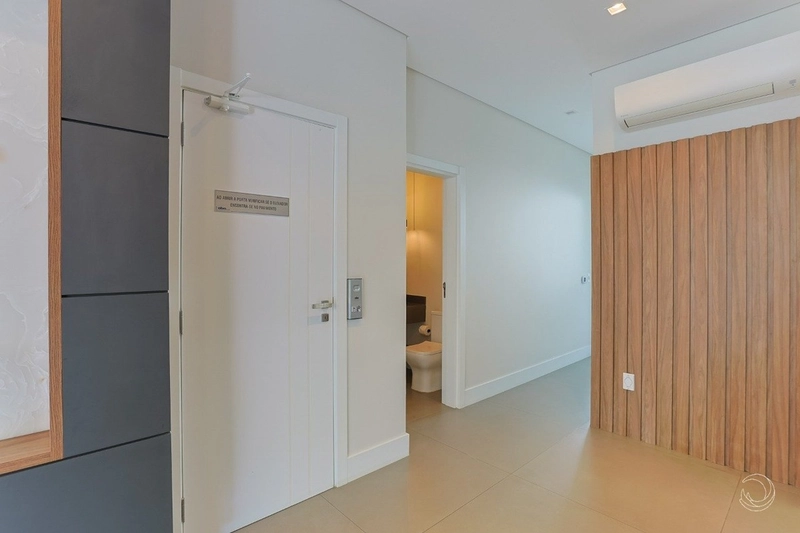 Casa alto padrão com 6 suítes em Jurerê Internacional: 11ª foto da galeria de imagens do imóvel