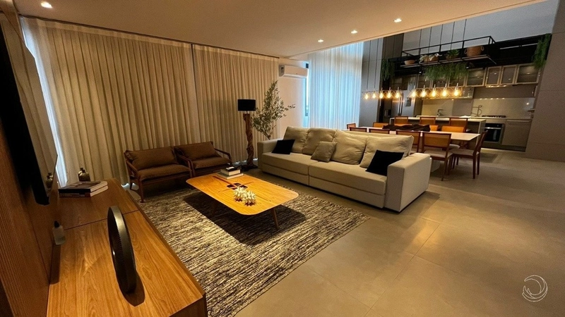 Duplex a venda em Jurerê Internacional com 4 suítes: 3ª foto da galeria de imagens do imóvel