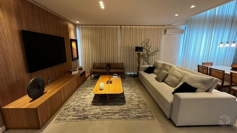 Duplex a venda em Jurerê Internacional com 4 suítes: 2ª foto da galeria de imagens do imóvel