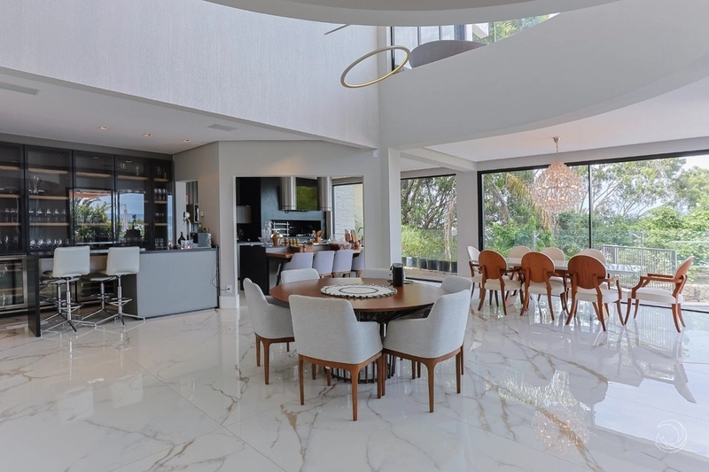 Casa alto padrão com 5 suítes em Cacupé: 7ª foto da galeria de imagens do imóvel