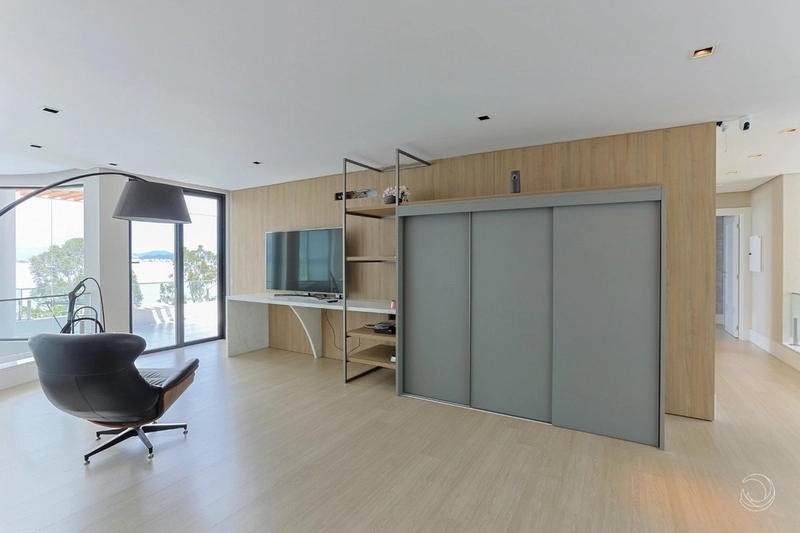 Casa alto padrão com 5 suítes em Cacupé: 23ª foto da galeria de imagens do imóvel