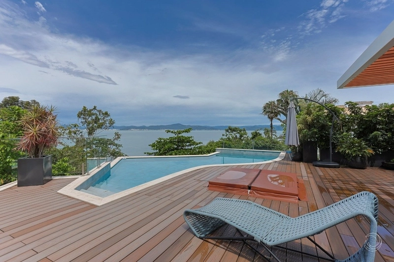 Casa alto padrão com 5 suítes em Cacupé: 1ª foto da galeria de imagens do imóvel