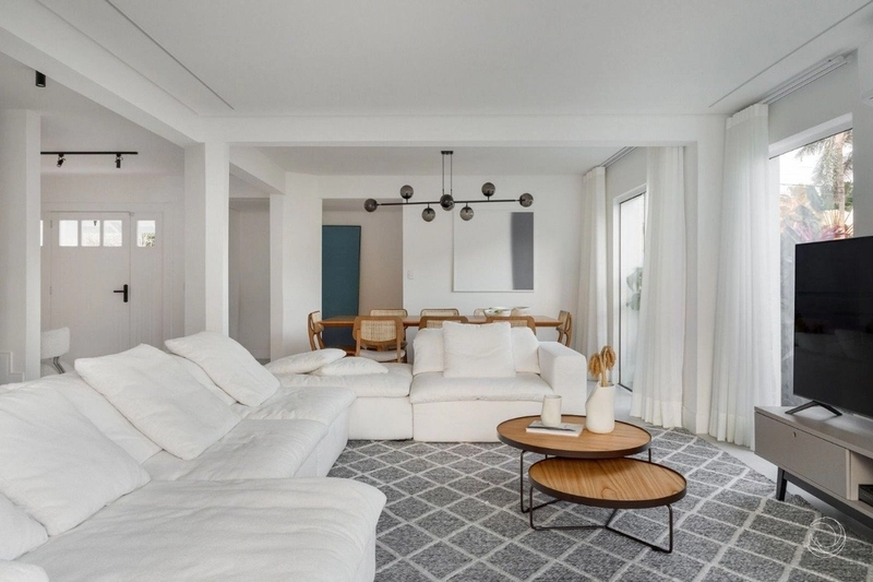 Casa com 5 suítes à venda em Jurerê: 2ª foto da galeria de imagens do imóvel