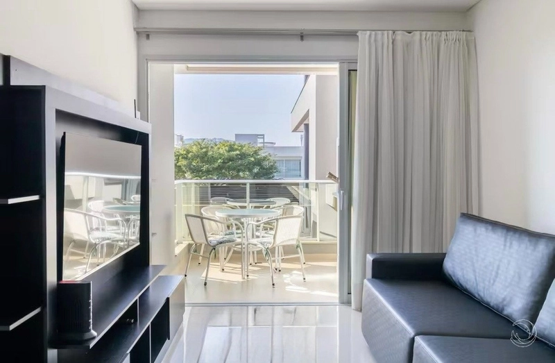 Apartamento com 3 suítes á venda em Jurerê: 1ª foto da galeria de imagens do imóvel
