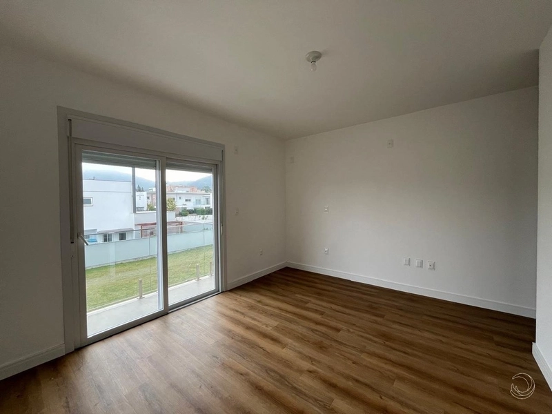 Casa com 3 suítes á venda na Lagoa da Conceição: 5ª foto da galeria de imagens do imóvel