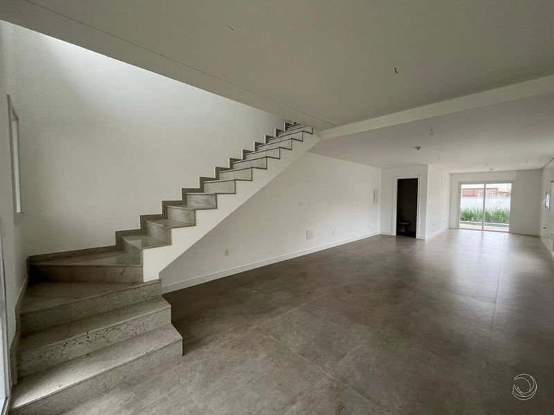Casa com 3 suítes á venda na Lagoa da Conceição: 1ª foto da galeria de imagens do imóvel