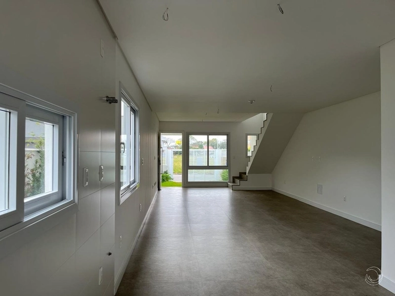 Casa com 3 suítes á venda na Lagoa da Conceição: 3ª foto da galeria de imagens do imóvel