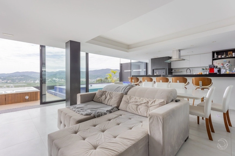 Apartamento com 4 suítes à venda na Trindade: 1ª foto da galeria de imagens do imóvel