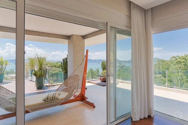 Casa de alto padrão com 4 suítes no Cacupé: 15ª foto da galeria de imagens do imóvel