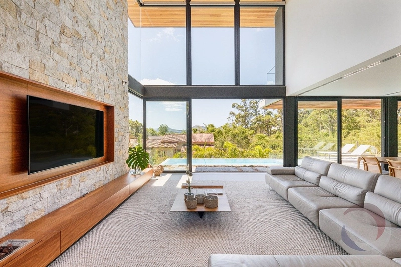 Casa de alto padrão com 4 suítes em Cacupé: 5ª foto da galeria de imagens do imóvel