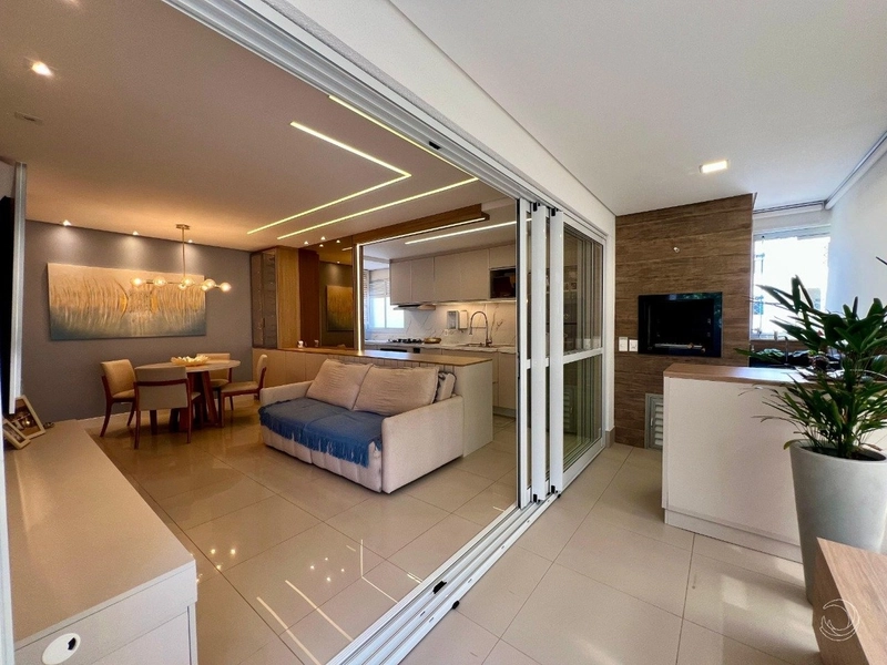 Apartamento com 3 dormitórios à venda no Itacorubi: 1ª foto da galeria de imagens do imóvel