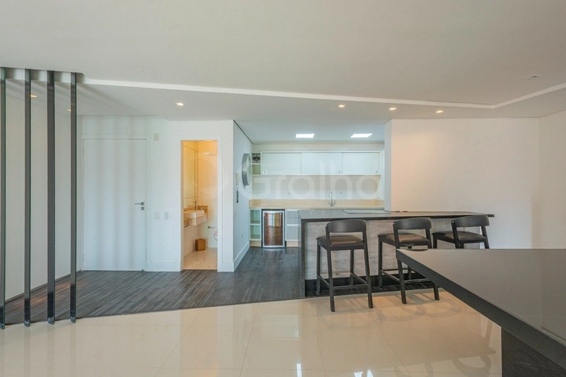 Apartamento com 2 suítes na Agronômica: 7ª foto da galeria de imagens do imóvel