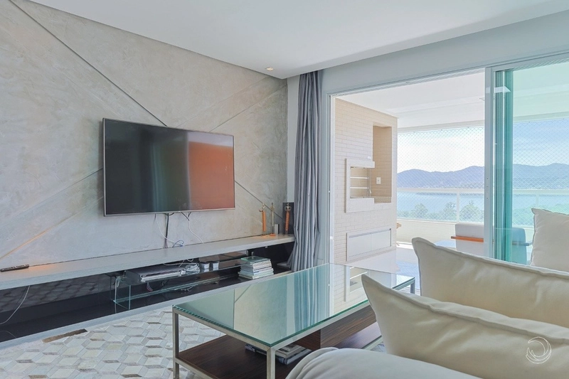 Apartamento na Agronômica com 2 suítes e 2 vagas de garagem: 4ª foto da galeria de imagens do imóvel