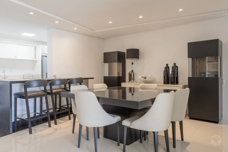 Apartamento na Agronômica com 2 suítes e 2 vagas de garagem: 5ª foto da galeria de imagens do imóvel