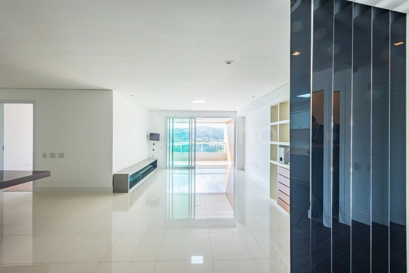 Apartamento com 2 suítes na Agronômica: 2ª foto da galeria de imagens do imóvel