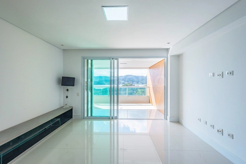 Apartamento com 2 suítes na Agronômica: 4ª foto da galeria de imagens do imóvel