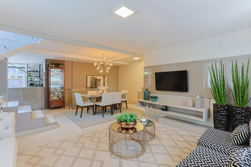 Casa alto padrão com 3 suítes á venda no Córrego Grande: 1ª foto da galeria de imagens do imóvel