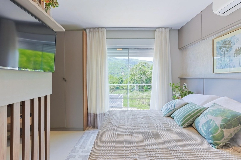 Casa alto padrão com 3 suítes á venda no Córrego Grande: 9ª foto da galeria de imagens do imóvel