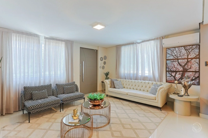 Casa alto padrão com 3 suítes á venda no Córrego Grande: 2ª foto da galeria de imagens do imóvel