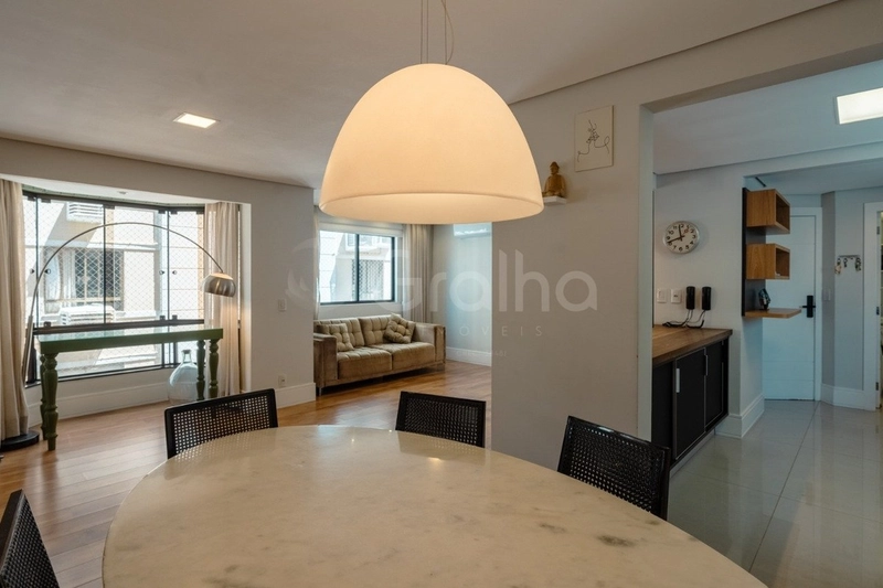 Apartamento á venda com 3 suítes no Centro de Florianópolis: 3ª foto da galeria de imagens do imóvel