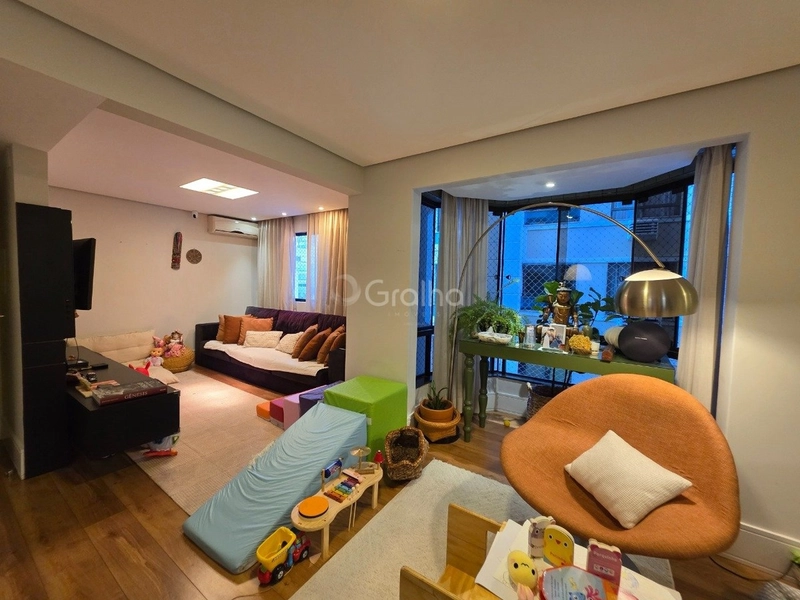 Apartamento á venda com 3 suítes no Centro de Florianópolis: 3ª foto da galeria de imagens do imóvel