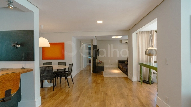 Apartamento á venda com 3 suítes no Centro de Florianópolis: 2ª foto da galeria de imagens do imóvel