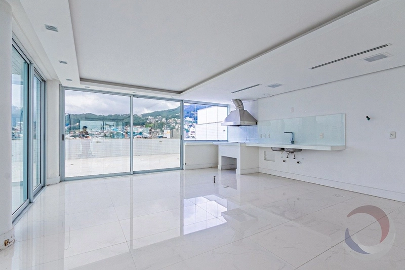 Cobertura com 4 suítes na Agronômica em Florianópolis: 9ª foto da galeria de imagens do imóvel