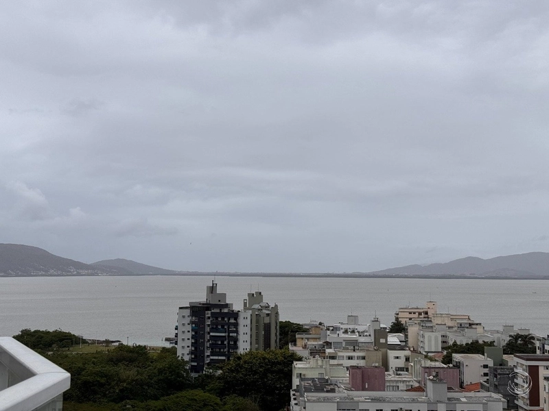 Cobertura com 3 dormitórios em Coqueiros Florianópolis: 15ª foto da galeria de imagens do imóvel