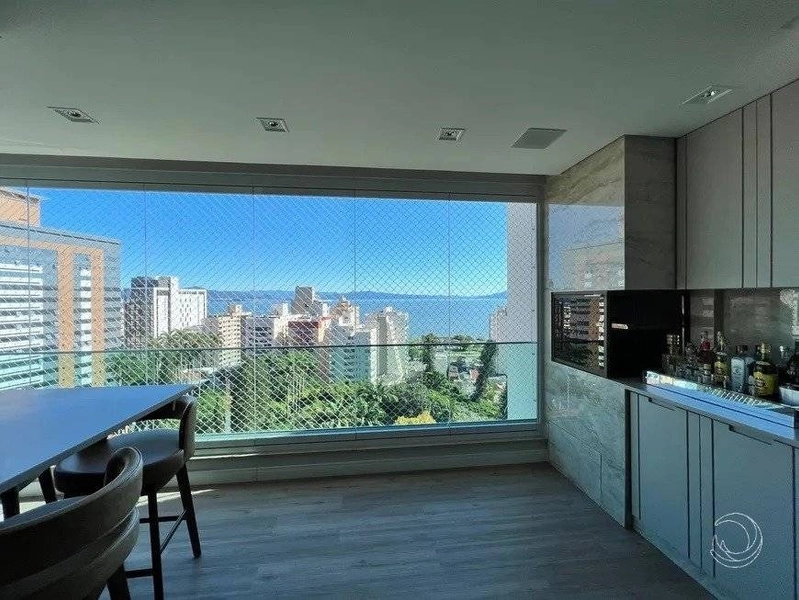 Apartamento com 3 dormitórios no Centro de Florianópolis: 1ª foto da galeria de imagens do imóvel