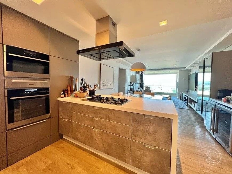 Apartamento com 3 dormitórios no Centro de Florianópolis: 7ª foto da galeria de imagens do imóvel