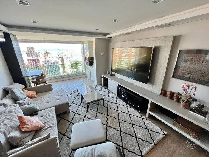 Apartamento com 3 dormitórios no Centro de Florianópolis: 2ª foto da galeria de imagens do imóvel