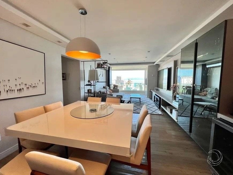 Apartamento com 3 dormitórios no Centro de Florianópolis: 6ª foto da galeria de imagens do imóvel