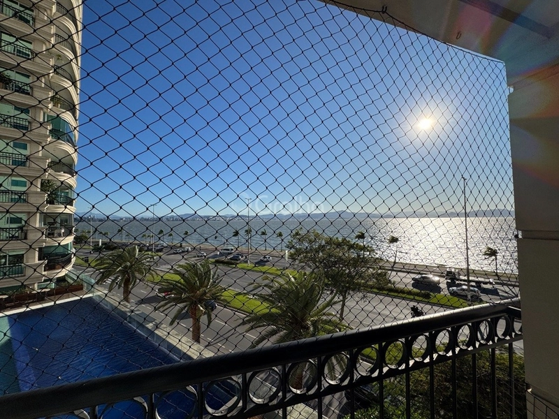 Apartamento alto padrão com 4 suítes na Beira Mar Norte, Florianópolis: 9ª foto da galeria de imagens do imóvel