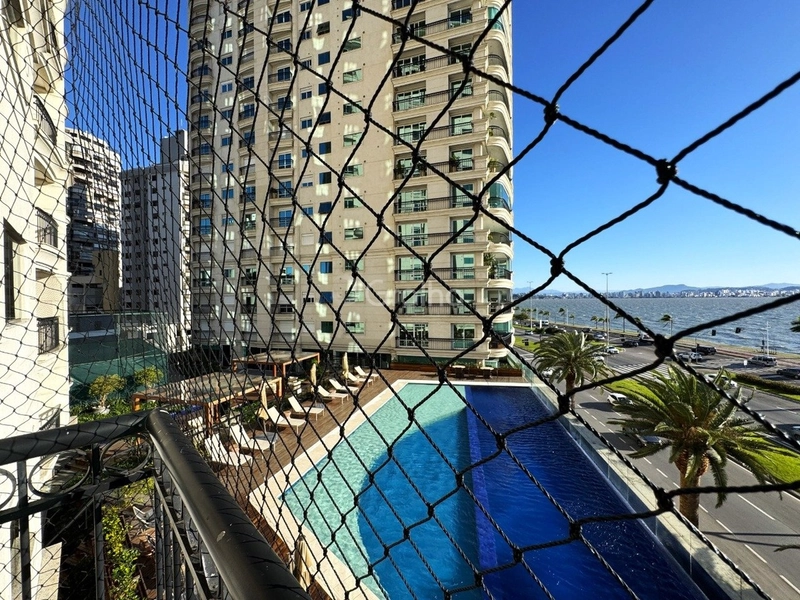 Apartamento alto padrão com 4 suítes na Beira Mar Norte, Florianópolis: 8ª foto da galeria de imagens do imóvel