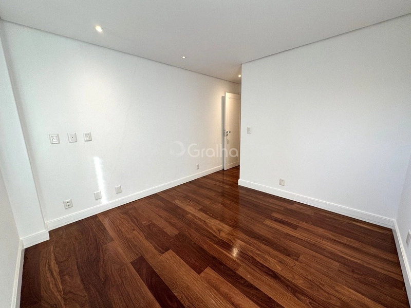 Apartamento alto padrão com 4 suítes na Beira Mar Norte, Florianópolis: 36ª foto da galeria de imagens do imóvel