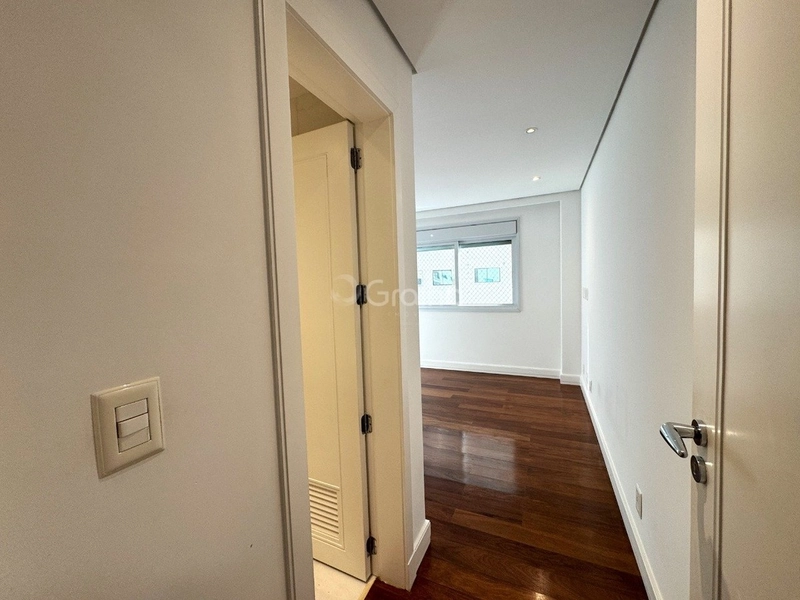 Apartamento alto padrão com 4 suítes na Beira Mar Norte, Florianópolis: 34ª foto da galeria de imagens do imóvel