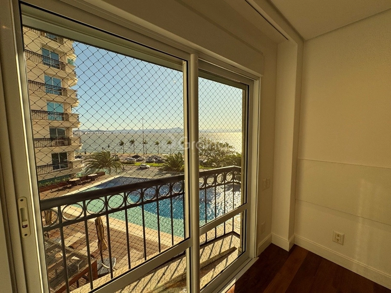 Apartamento alto padrão com 4 suítes na Beira Mar Norte, Florianópolis: 28ª foto da galeria de imagens do imóvel