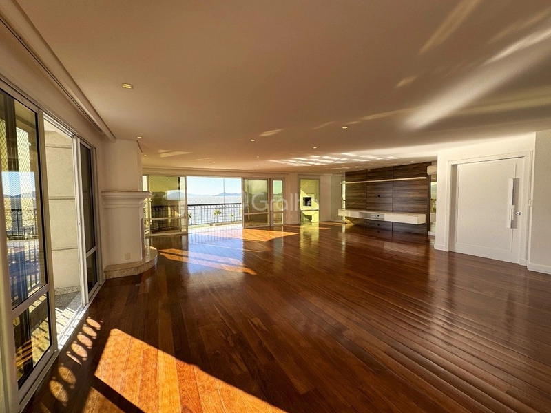 Apartamento alto padrão com 4 suítes na Beira Mar Norte, Florianópolis: 7ª foto da galeria de imagens do imóvel