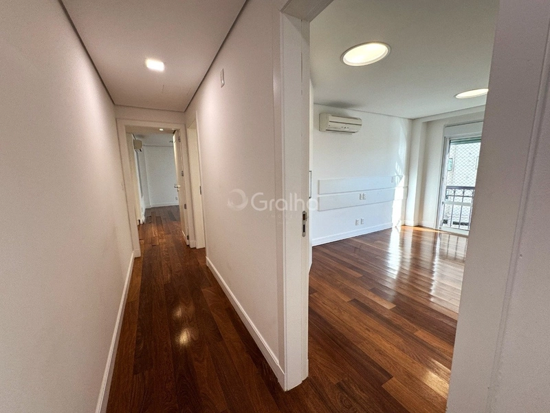 Apartamento alto padrão com 4 suítes na Beira Mar Norte, Florianópolis: 30ª foto da galeria de imagens do imóvel
