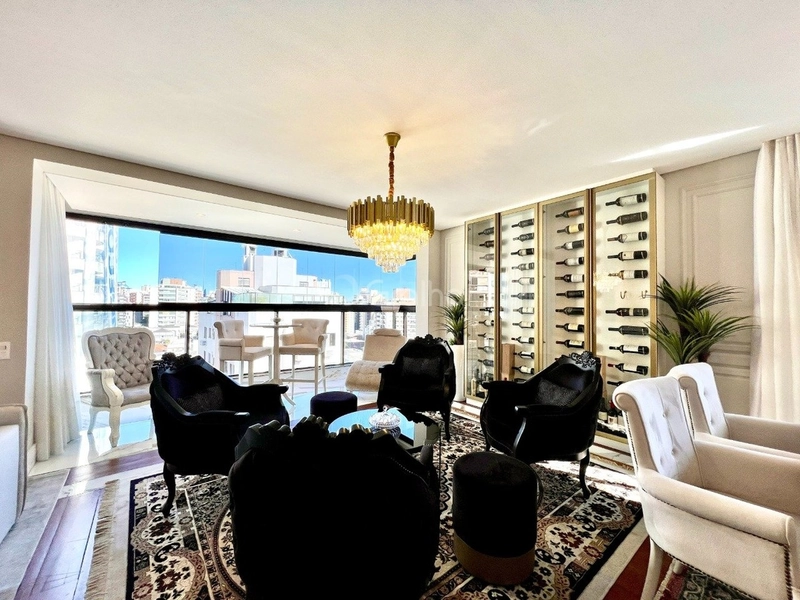 Apartamento alto padrão com 4 dormitórios no Centro de Florianópolis: 7ª foto da galeria de imagens do imóvel