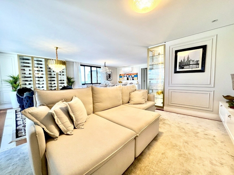 Apartamento alto padrão com 4 dormitórios no Centro de Florianópolis: 3ª foto da galeria de imagens do imóvel