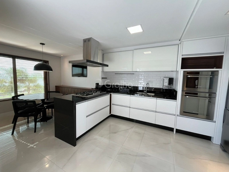 Duplex com 2 suítes no Centro de Florianópolis: 13ª foto da galeria de imagens do imóvel